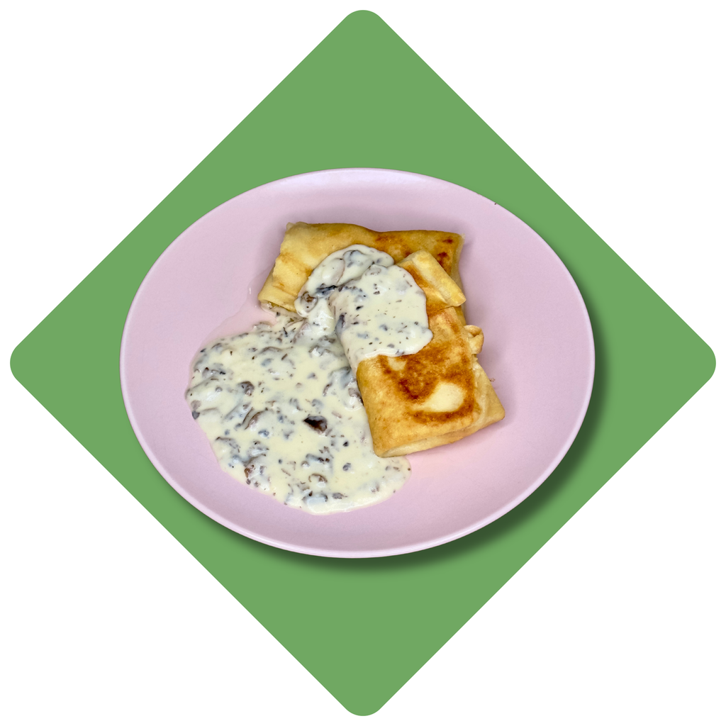 Lietiniai blyneliai su sūriu-pievagrybių padažu